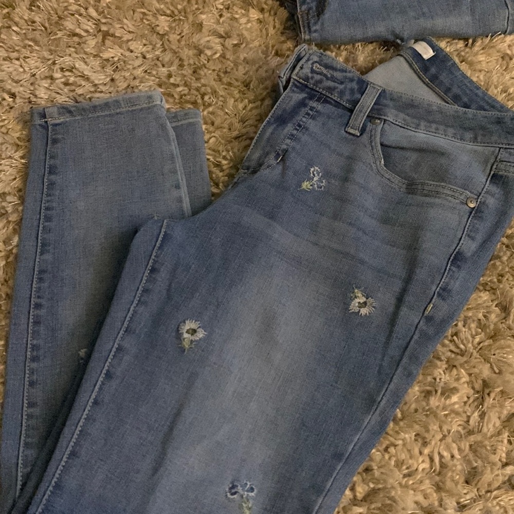 Lauren Conrad embroidered jeans size 10